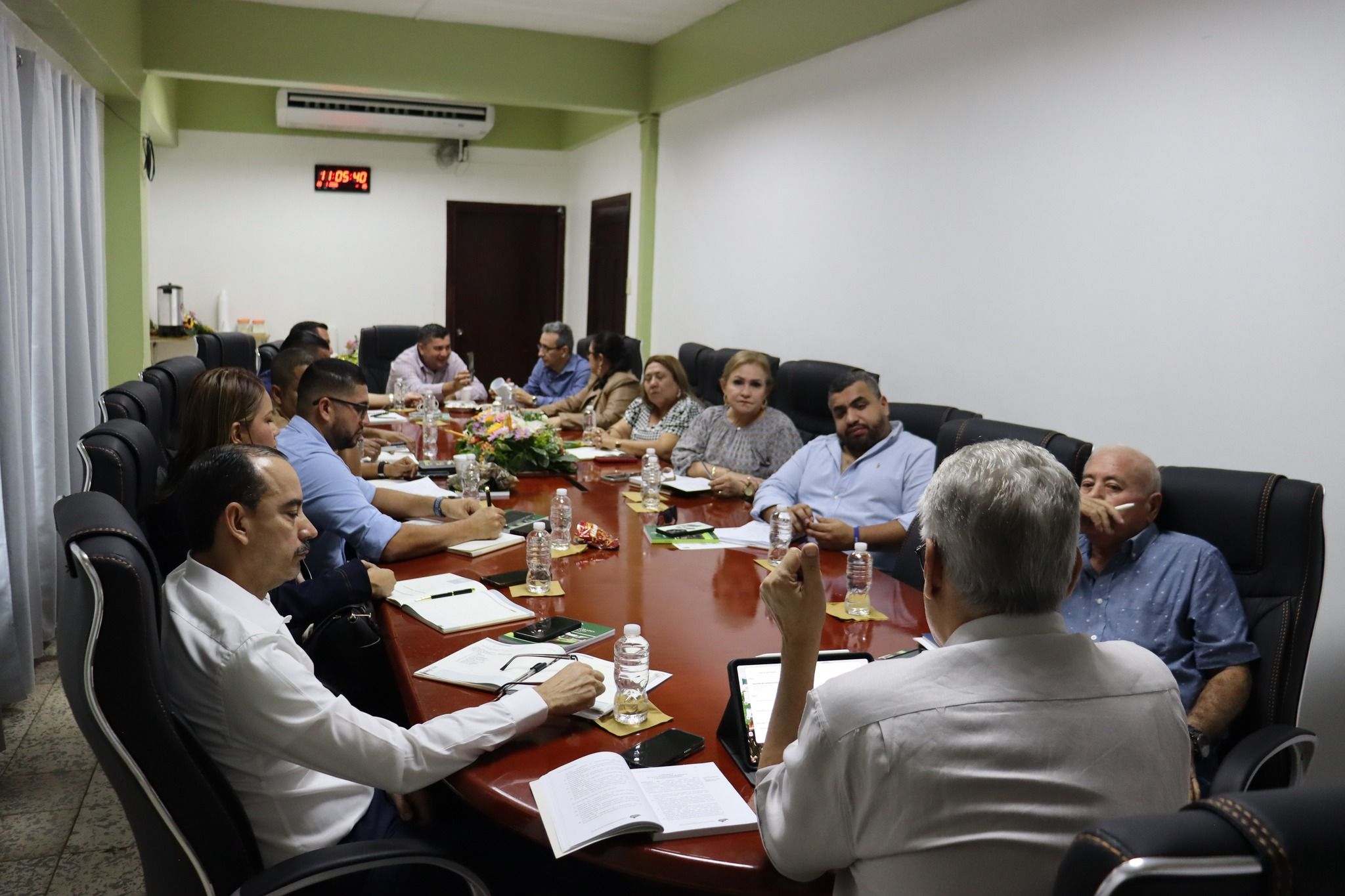 En el salón de regidores la Corporación Municipal 2026–2030 realiza su primera reunión de trabajo