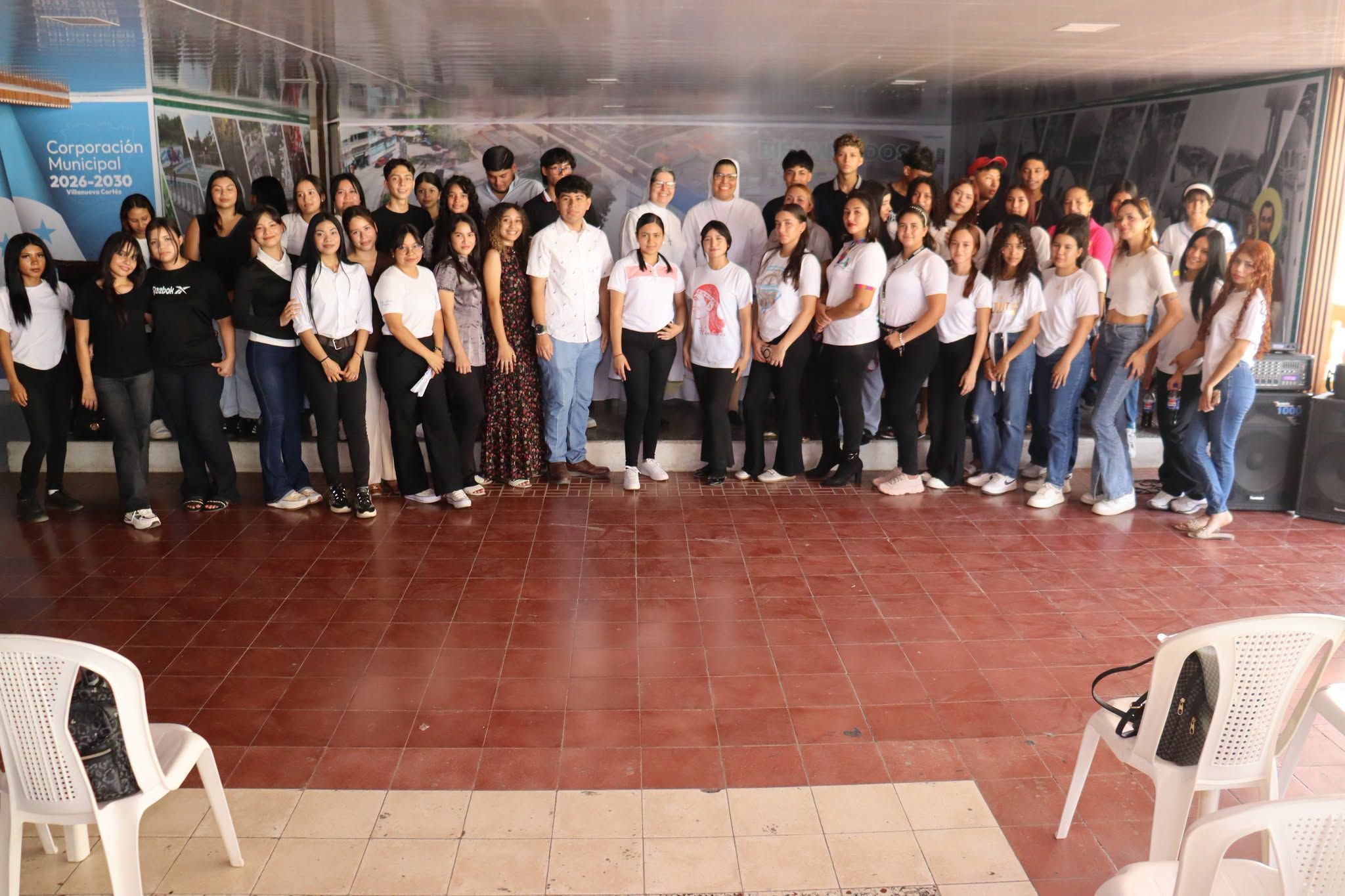 supervisora general de las salesianas comparte inspiradora visita con alumnos de aprossa y academia municipal de belleza