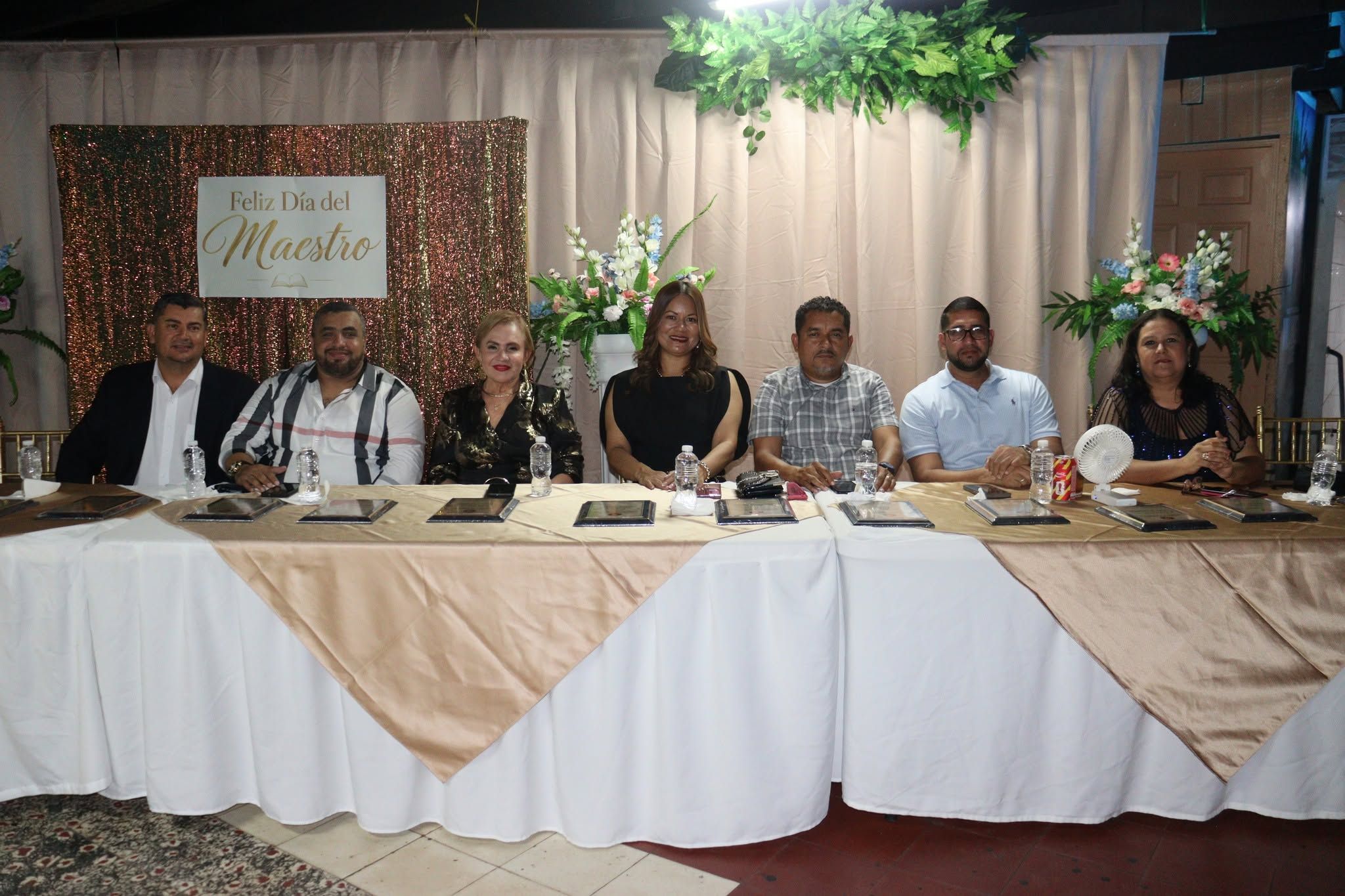 Villanueva celebra y reconoce a sus maestros