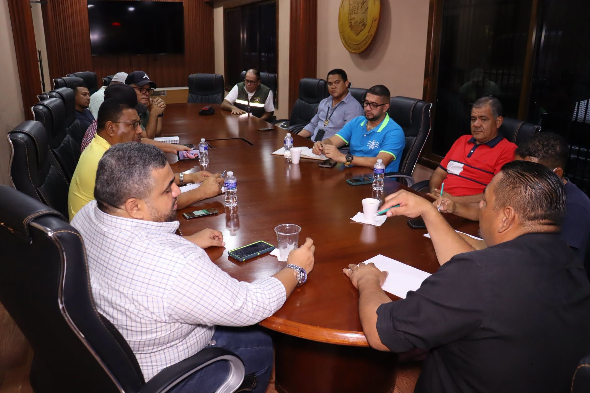 Villanueva coordinó acciones para fortalecer la reparación y seguridad vial